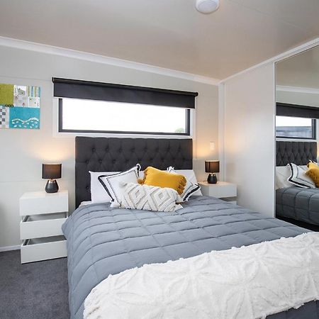 Affordable Modern Accommodation Westport Esterno foto