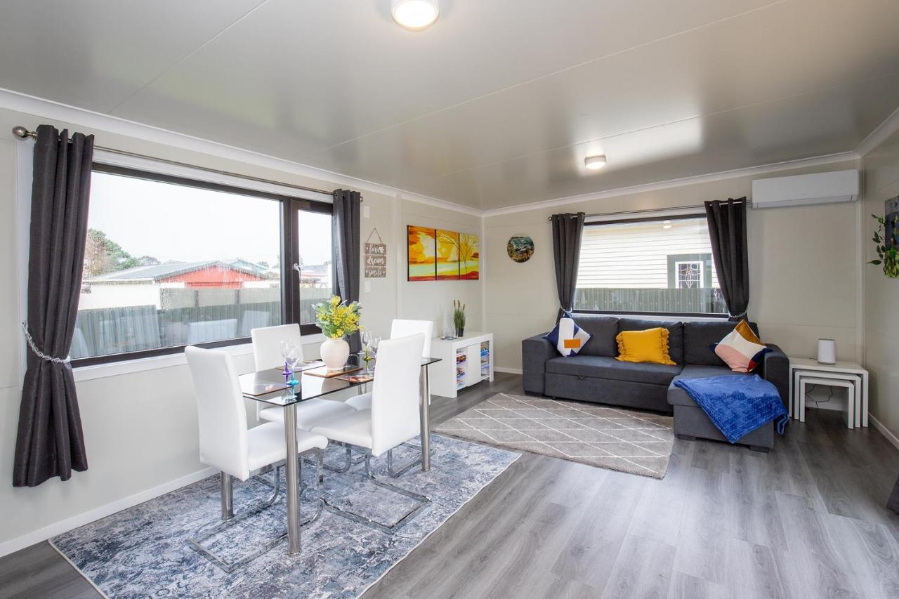 Affordable Modern Accommodation Westport Esterno foto