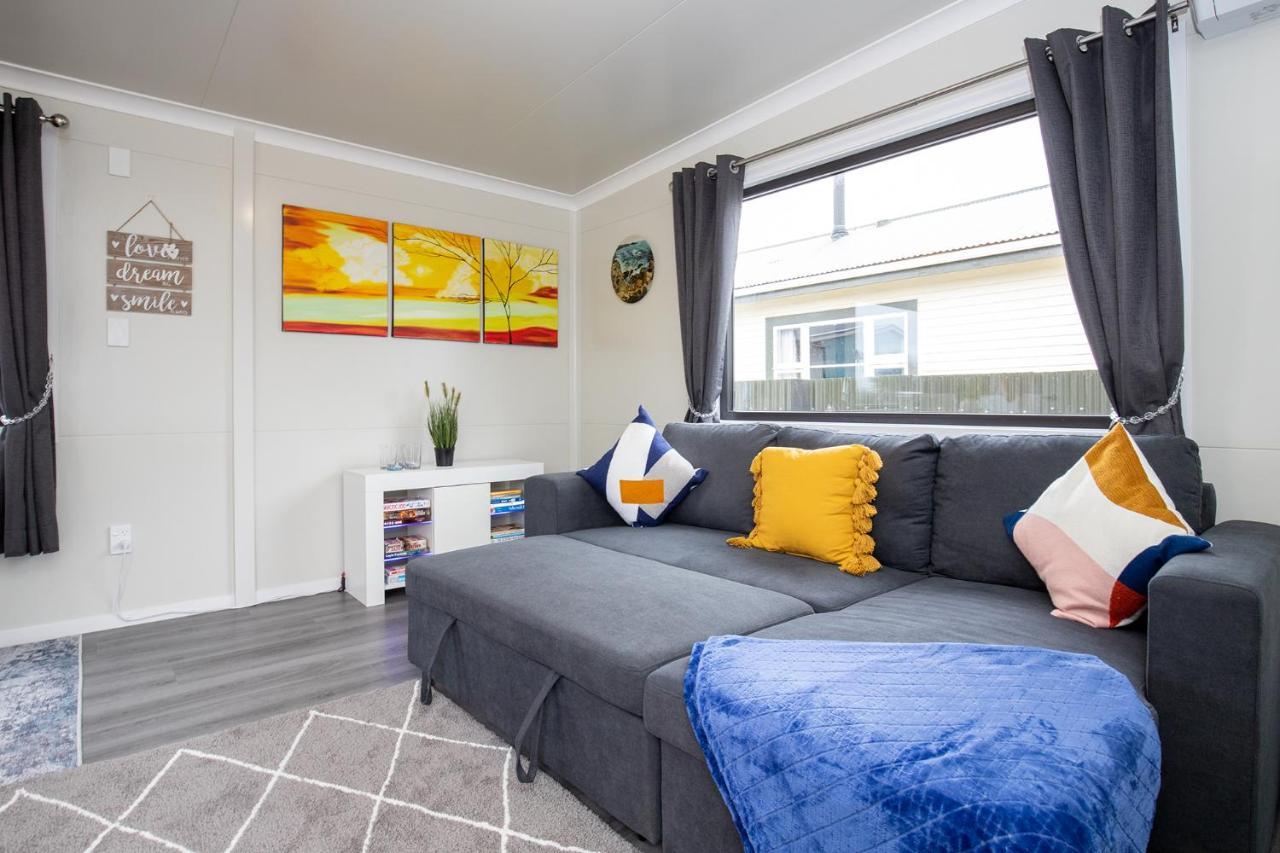 Affordable Modern Accommodation Westport Esterno foto